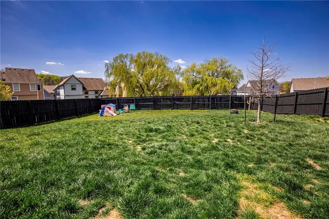 $324,850 | 708 Roseberry Drive, Paola, KS 66071