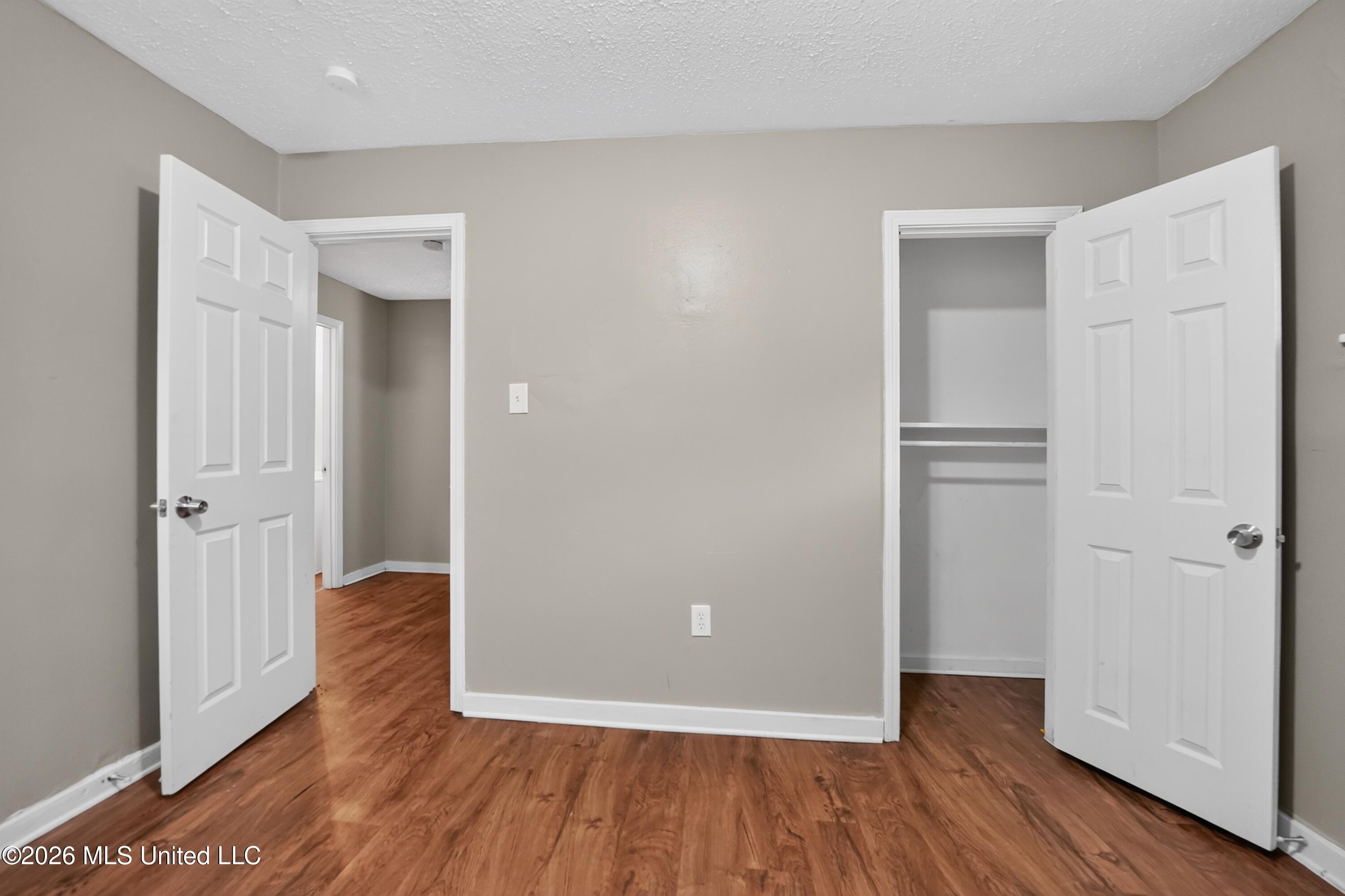 4305 Old Brandon Road Pearl, MS 39208 - Photo 19 of 38 25_4305_Old_Brandon_Rd-Bedroom-8840