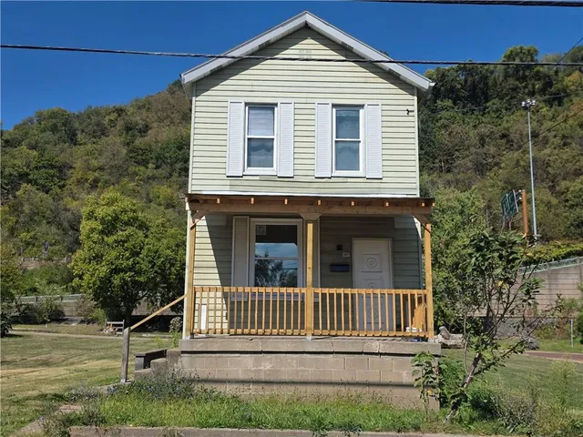 $1,600 | 302 1st Street, West Elizabeth, PA 15088