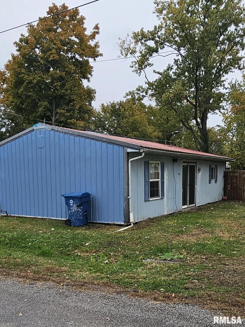 104 South Park Street Hurst, IL 62949 - Photo 2 of 16