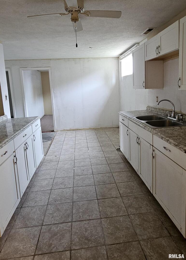 104 South Park Street Hurst, IL 62949 - Photo 7 of 16