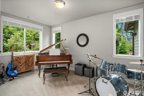 $3,198,000 | 9233 255th Avenue Northeast, Redmond, WA 98053