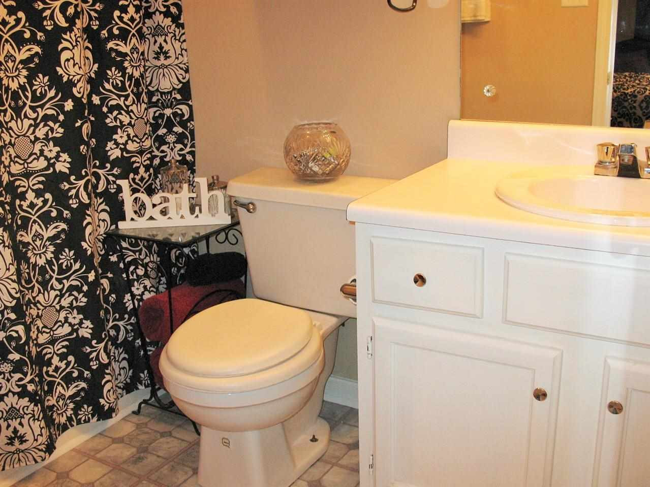 7031 Copper Cove Ridgeland, MS 39157 - Photo 13 of 23 Master Bath Upstairs