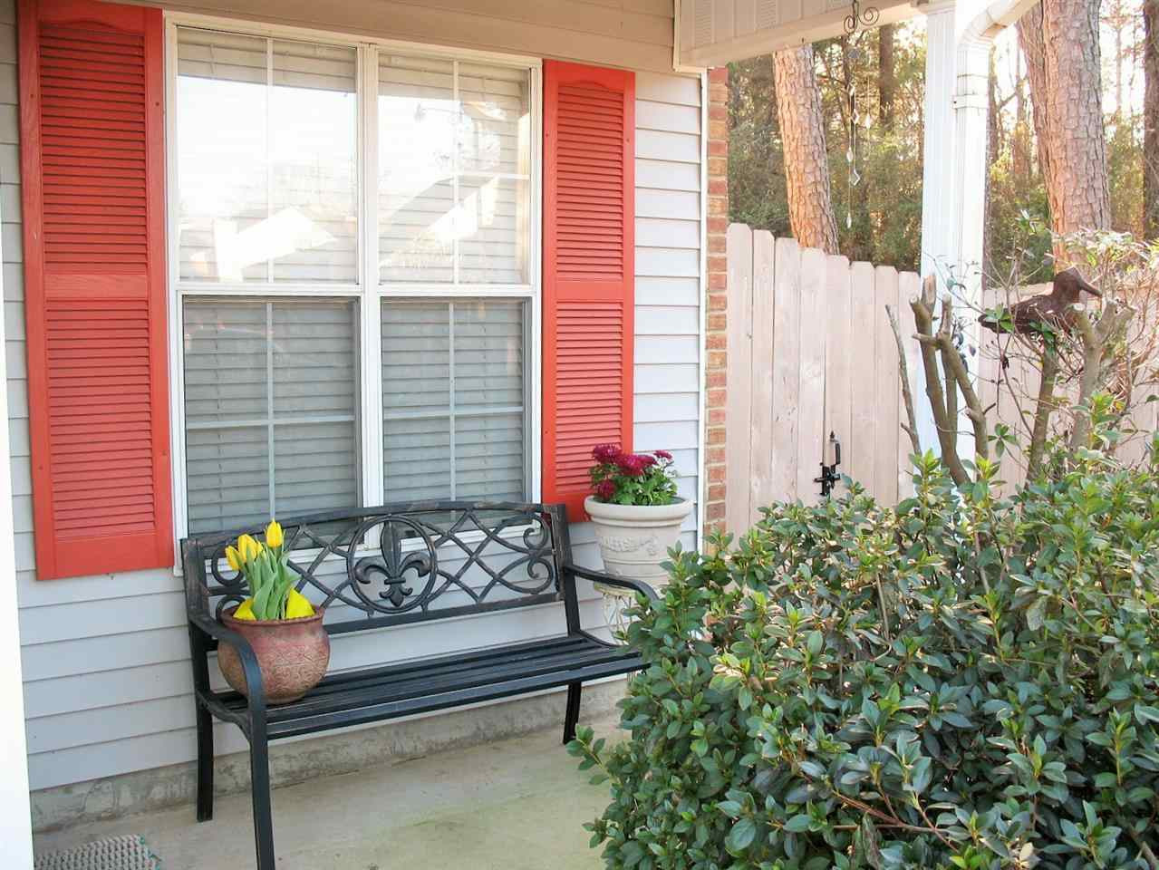 7031 Copper Cove Ridgeland, MS 39157 - Photo 4 of 23 Inviting Front Porch