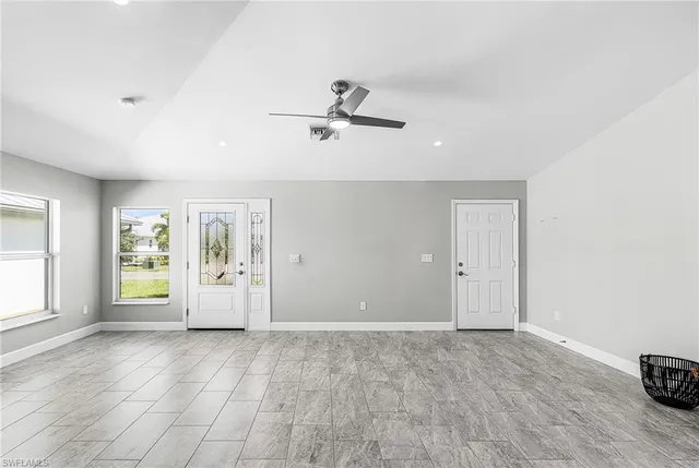 a close up view of a washer and dryer