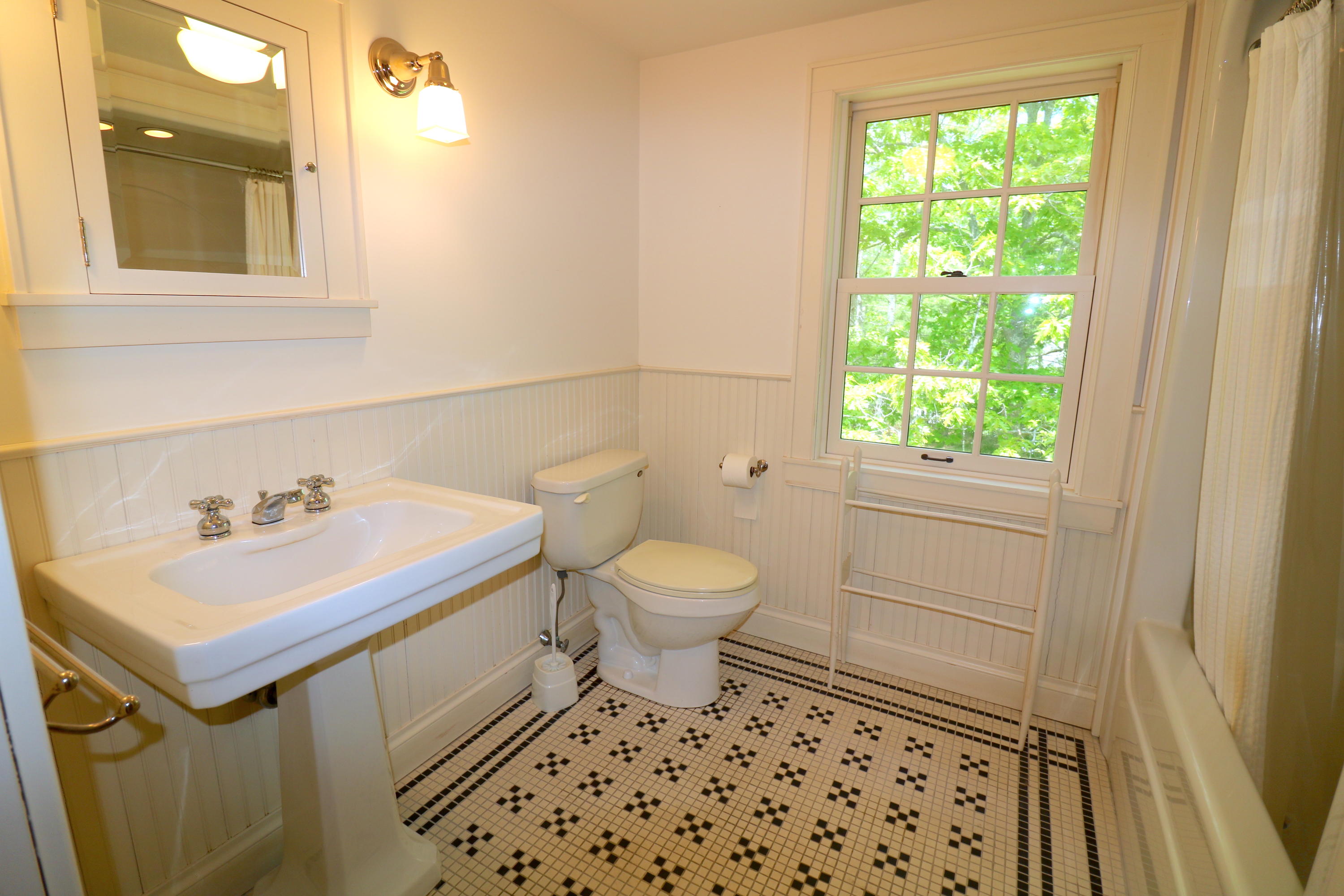 17 Bayview Court Friendship, ME 04547 - Photo 28 of 43 Bath - fl2