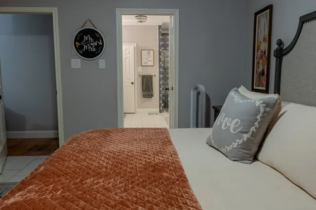 $699,900 | 19 Feather Fall Place, The Woodlands, TX 77381