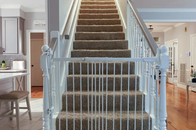 $699,900 | 19 Feather Fall Place, The Woodlands, TX 77381