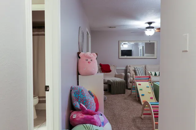 $699,900 | 19 Feather Fall Place, The Woodlands, TX 77381