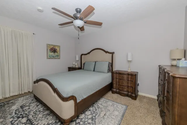 $699,900 | 19 Feather Fall Place, The Woodlands, TX 77381