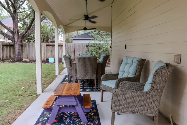 $699,900 | 19 Feather Fall Place, The Woodlands, TX 77381