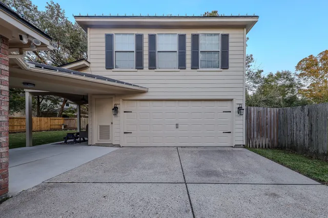 $699,900 | 19 Feather Fall Place, The Woodlands, TX 77381