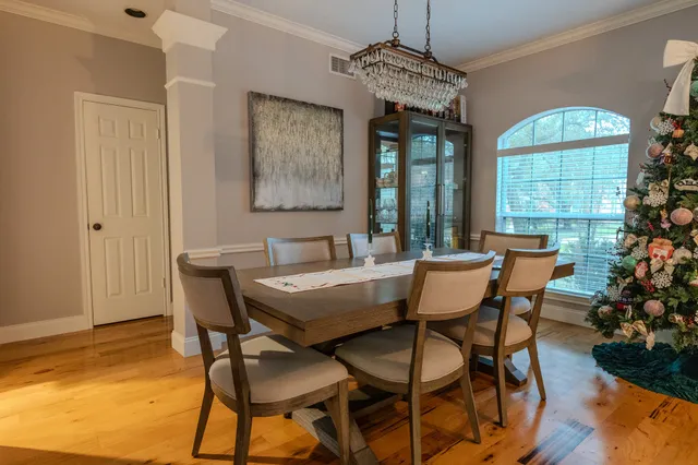 $699,900 | 19 Feather Fall Place, The Woodlands, TX 77381