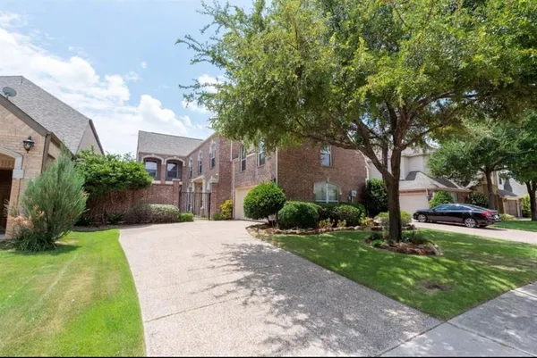 $895,000 | 33 Misty Pond Drive, Frisco, TX 75034