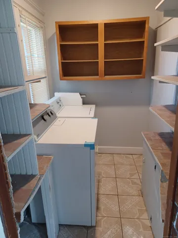 $450,000 | 181 Fairlawn Avenue, Waterbury, CT 06705