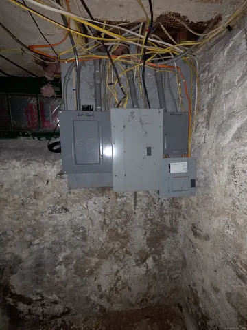 $450,000 | 181 Fairlawn Avenue, Waterbury, CT 06705