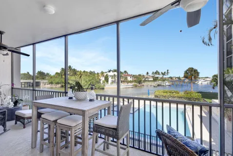 $629,900 | 11370 12 Oaks Way, Unit 218, North Palm Beach, FL 33408