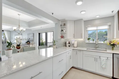 $629,900 | 11370 12 Oaks Way, Unit 218, North Palm Beach, FL 33408