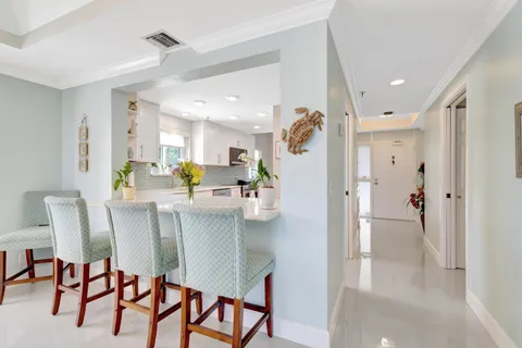 $629,900 | 11370 12 Oaks Way, Unit 218, North Palm Beach, FL 33408