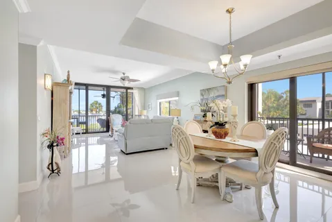 $629,900 | 11370 12 Oaks Way, Unit 218, North Palm Beach, FL 33408