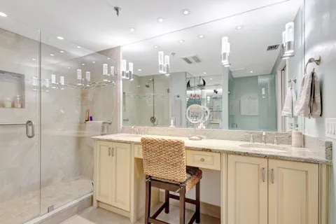 $629,900 | 11370 12 Oaks Way, Unit 218, North Palm Beach, FL 33408