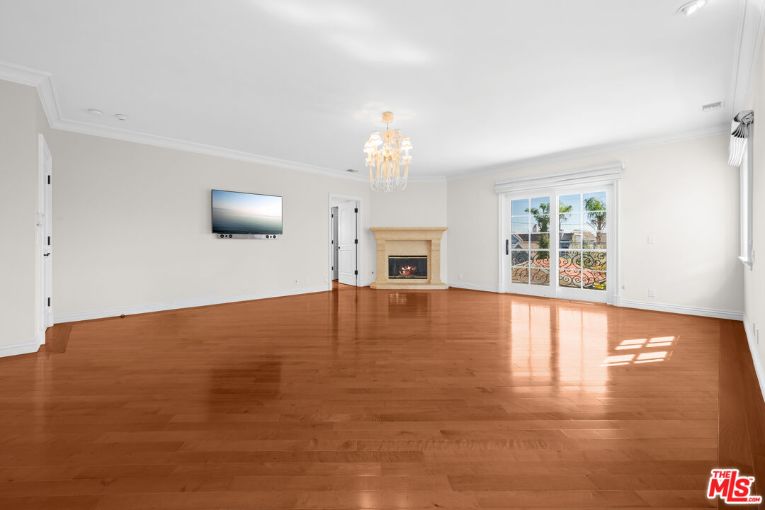 204 Foothill Road Beverly Hills, CA 90210 - Photo 15 of 34 Gallery Image 15