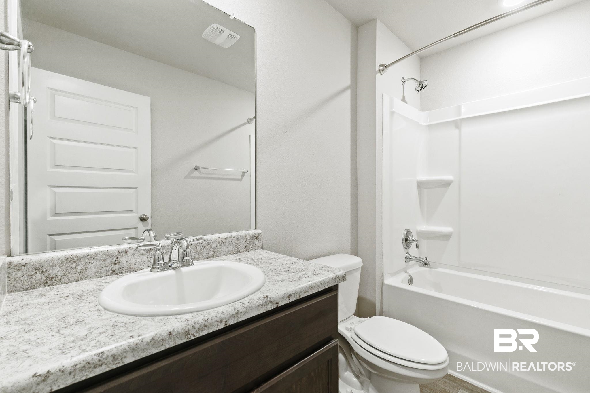 17129 Lanier Boulevard Foley, AL 36535 - Photo 28 of 37 2nd Full Bath