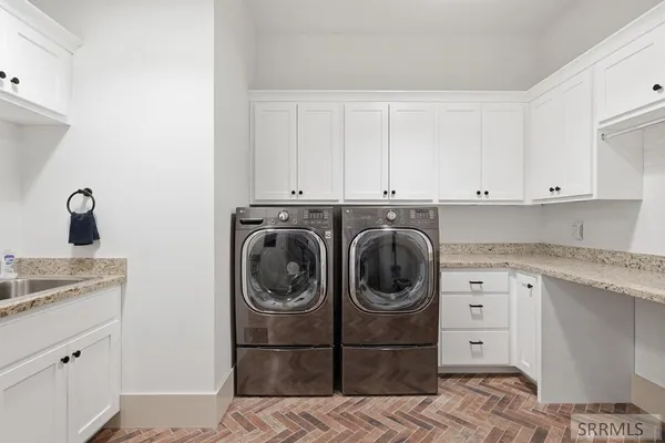 $870,000 | 147 Casa Drive, Idaho Falls, ID 83404