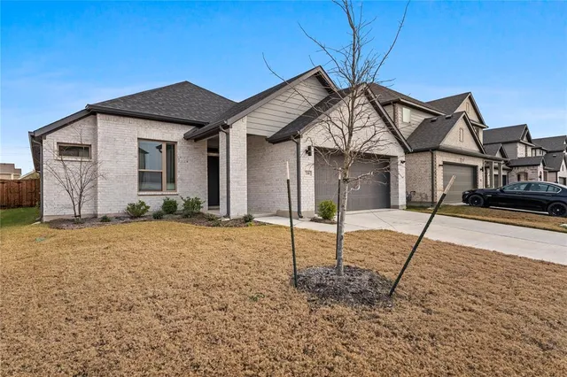 $2,500 | 718 Parkside Drive, Lavon, TX 75166