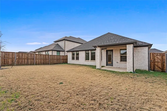 $2,500 | 718 Parkside Drive, Lavon, TX 75166