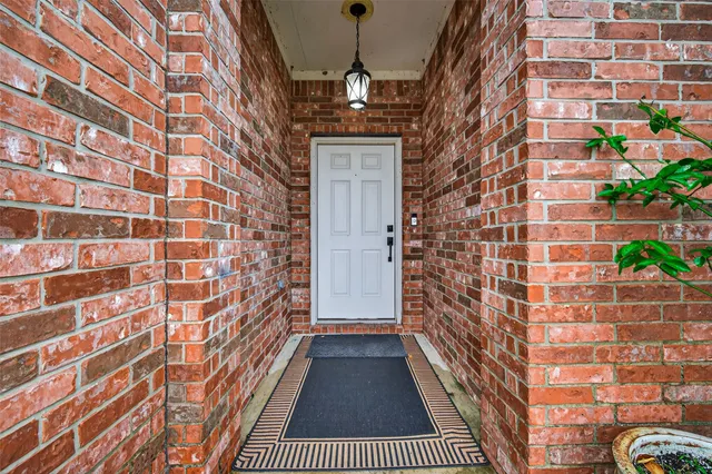 $290,000 | 7731 London Tower Lane, Houston, TX 77044