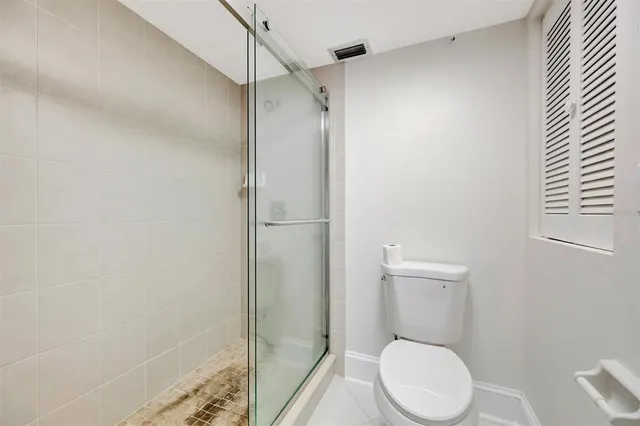 $2,250 | 9604 Cortez Road West, Unit 222, Bradenton, FL 34210