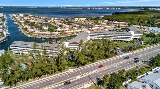 $2,250 | 9604 Cortez Road West, Unit 222, Bradenton, FL 34210