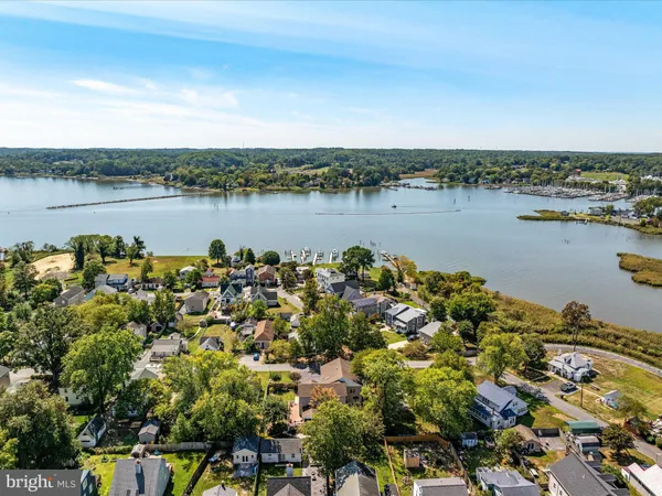 $687,500 | 610 East Marshall Avenue, Deale, MD 20751