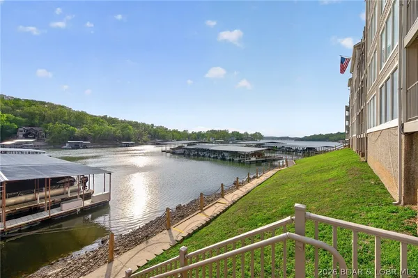 $259,900 | 131 Indian Pointe, Unit 131, Osage Beach, MO 65065