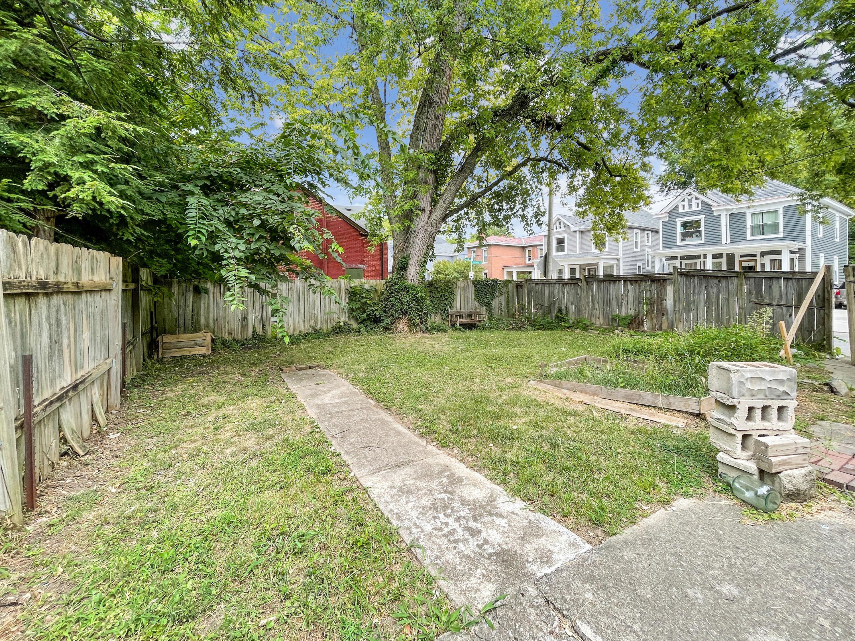 1462 Bryden Road Columbus, OH 43205 - Photo 43 of 53 A58EAA3B-21EB-461C-A419-4FB40BE34E2D