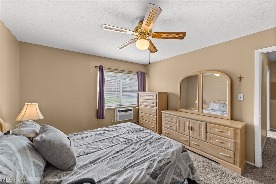 20312 Lorain Road, Unit 108 Cleveland, OH 44126 - Photo 19 of 33 Primary bedroom