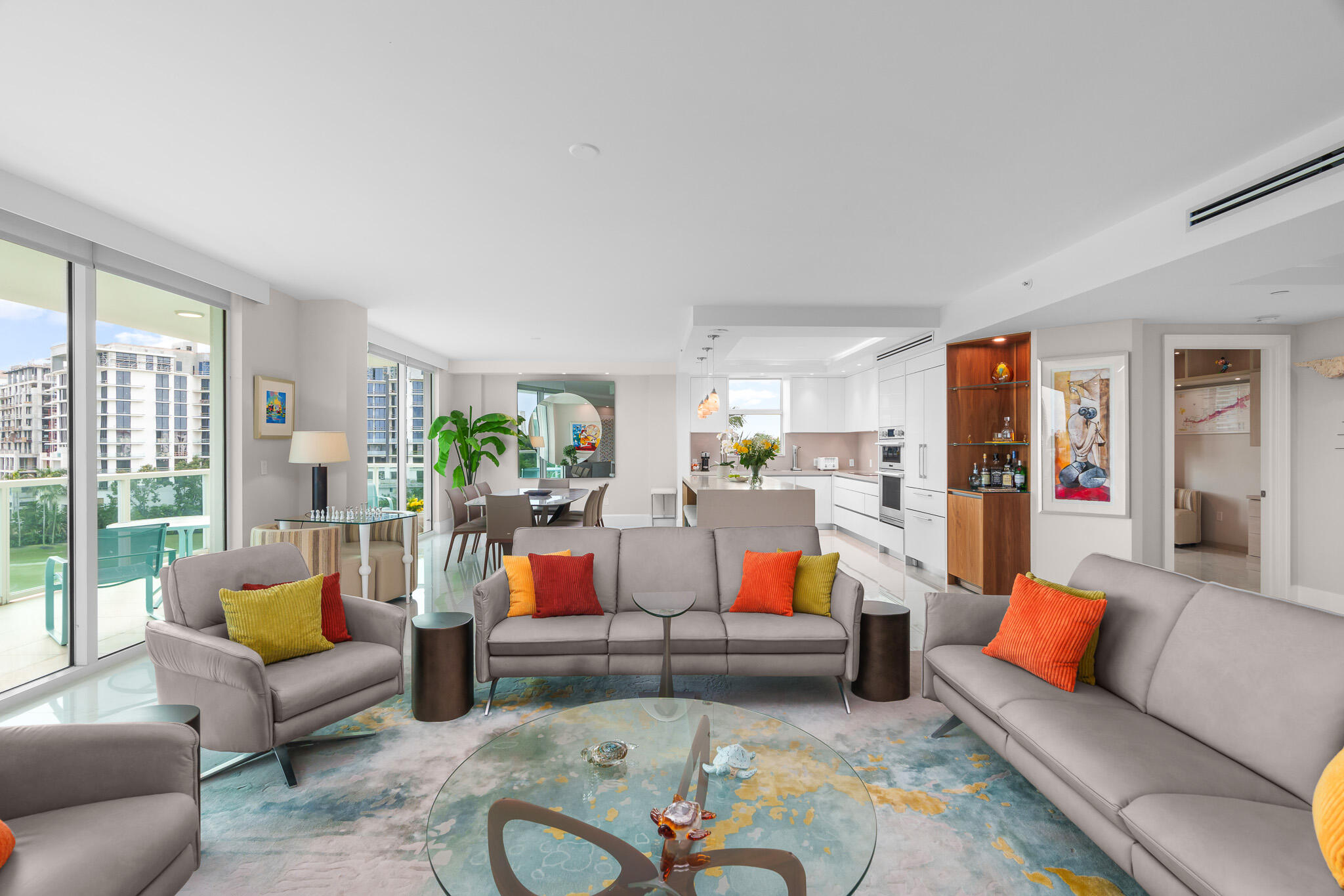 550 Southeast Mizner Boulevard, Unit B603 Boca Raton, FL 33432 - Photo 11 of 85 Living Room