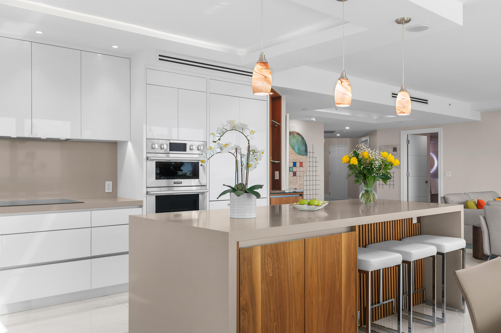 550 Southeast Mizner Boulevard, Unit B603 Boca Raton, FL 33432 - Photo 26 of 85 Kitchen