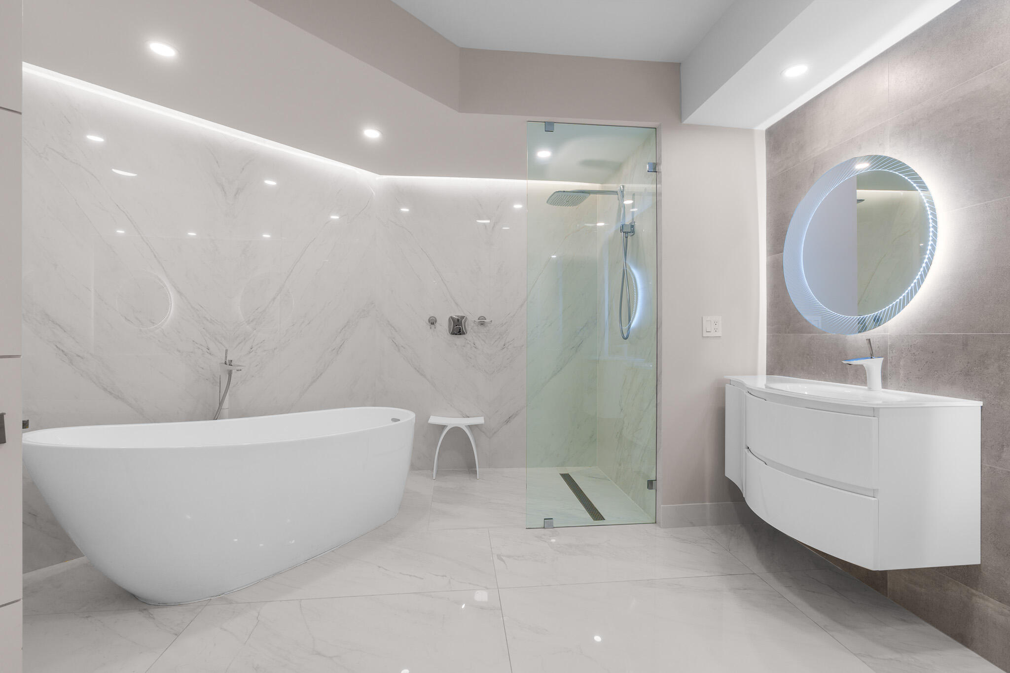 550 Southeast Mizner Boulevard, Unit B603 Boca Raton, FL 33432 - Photo 33 of 85 Primary Bathroom