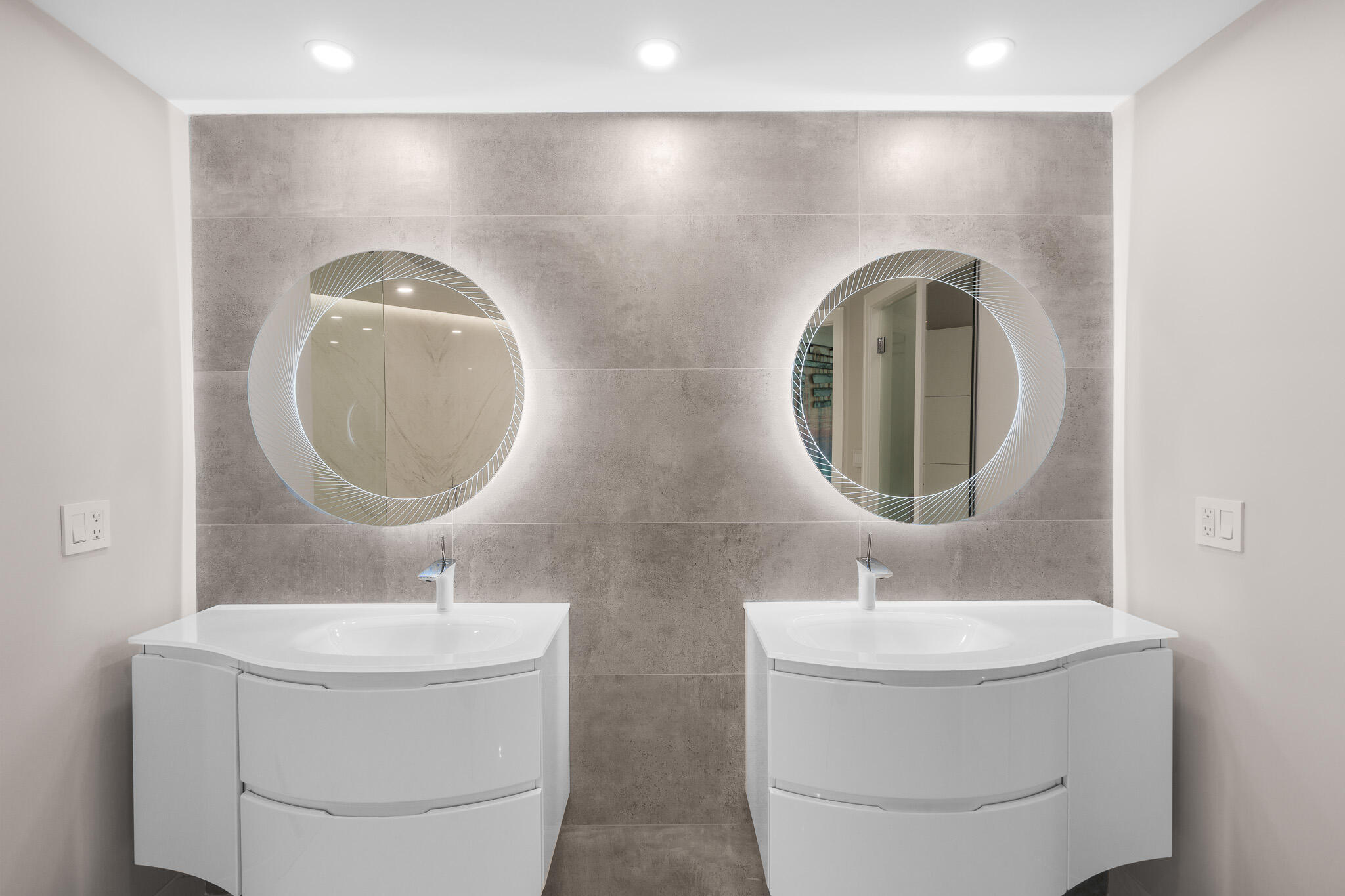 550 Southeast Mizner Boulevard, Unit B603 Boca Raton, FL 33432 - Photo 35 of 85 Primary Bathroom