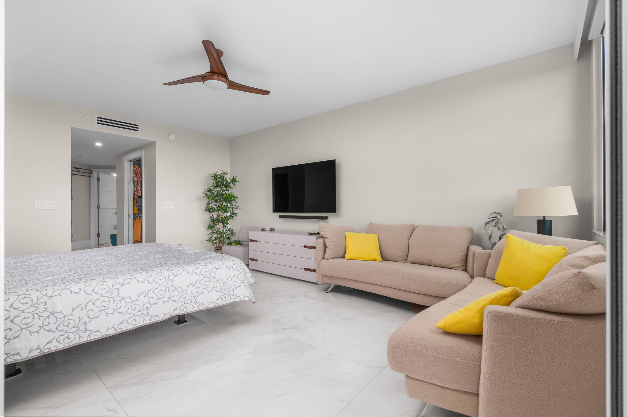 550 Southeast Mizner Boulevard, Unit B603 Boca Raton, FL 33432 - Photo 41 of 85 Primary Bedroom