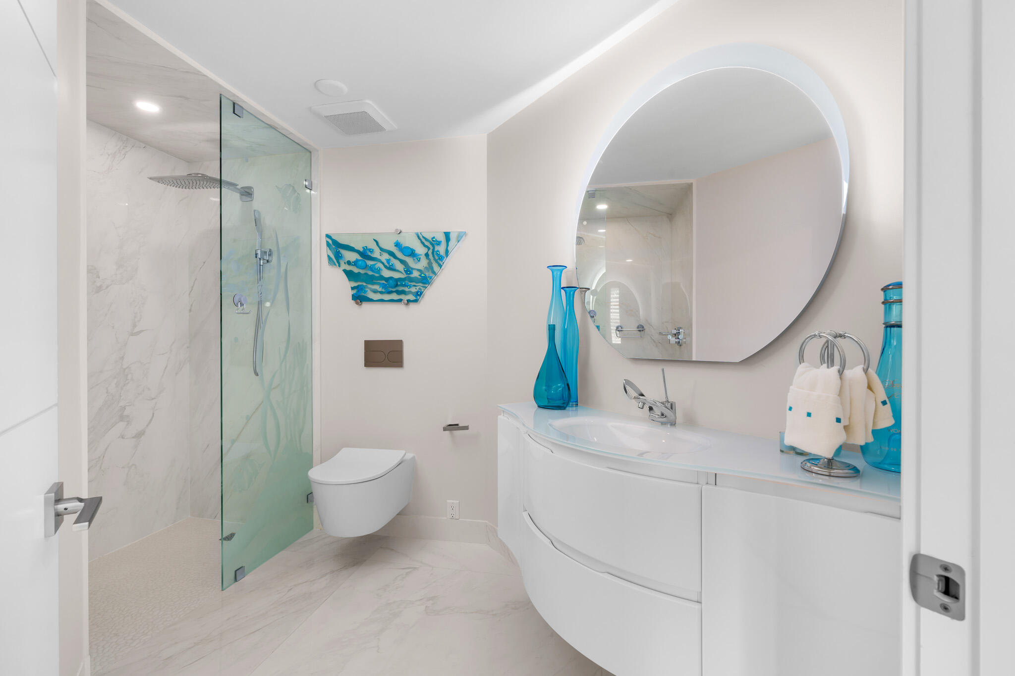 550 Southeast Mizner Boulevard, Unit B603 Boca Raton, FL 33432 - Photo 50 of 85 2nd ensuite bathroom