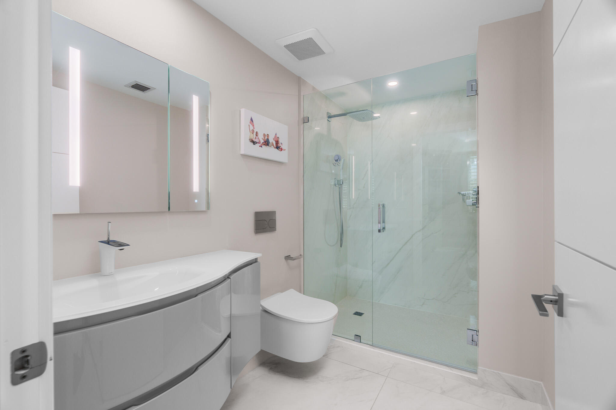 550 Southeast Mizner Boulevard, Unit B603 Boca Raton, FL 33432 - Photo 60 of 85 3rd ensuite bathroom