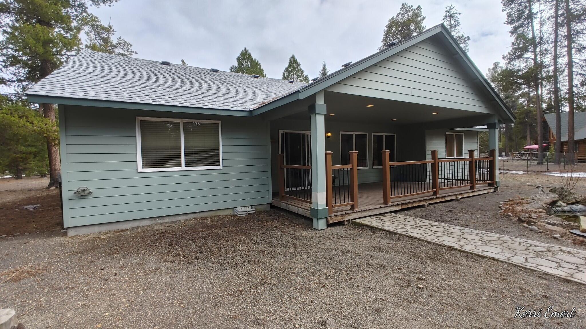 146624 Junos Road Gilchrist, OR 97737 - Photo 14 of 18 Back porch 1