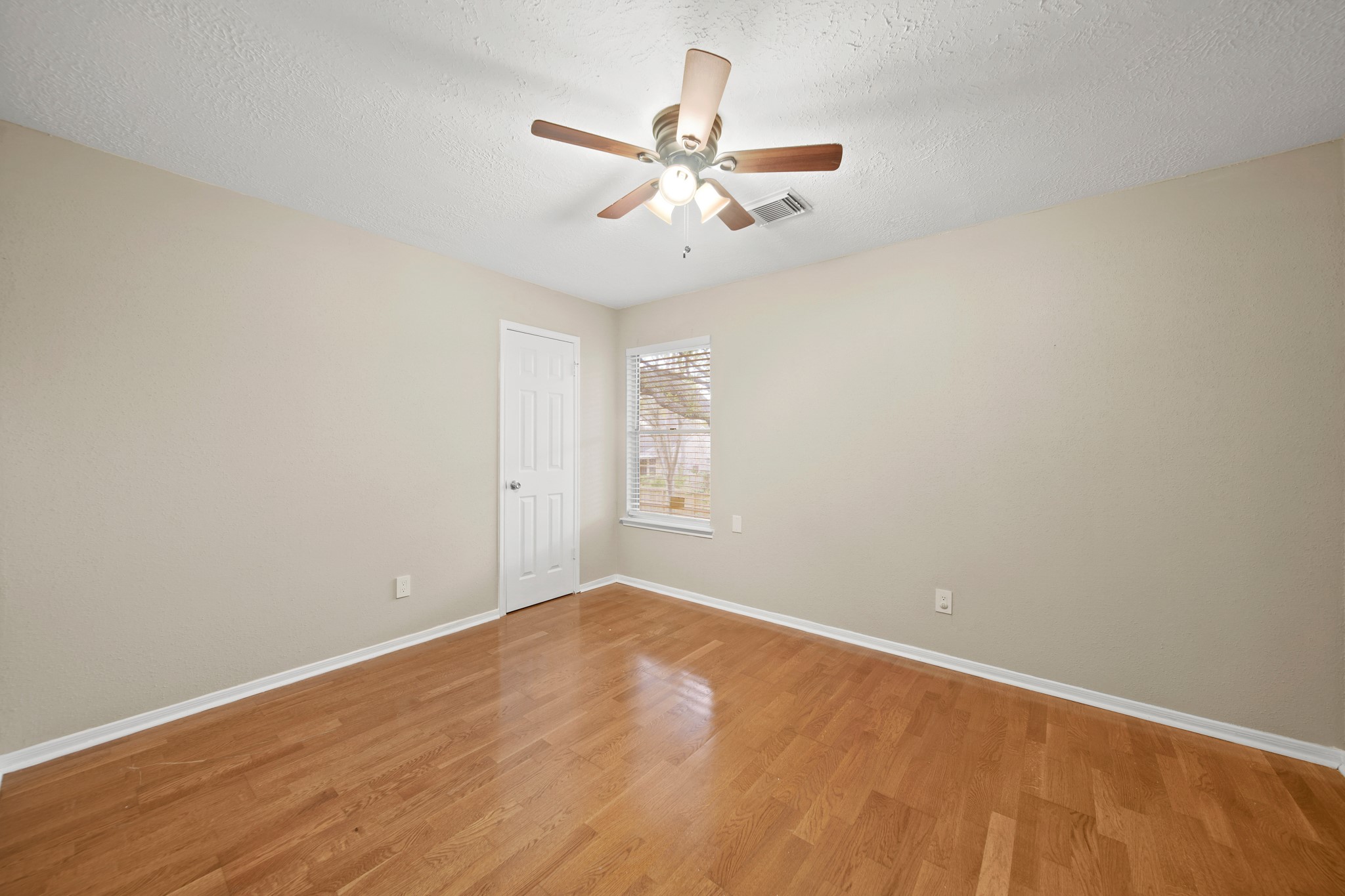 1503 New Cedars Drive Houston, TX 77062 - Photo 15 of 25