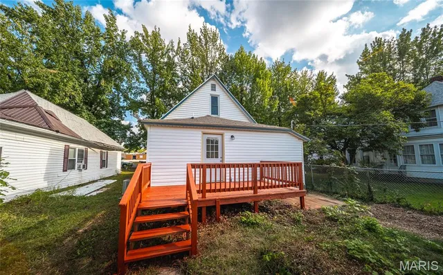 $189,000 | 127 West James Boulevard, St. James, MO 65559