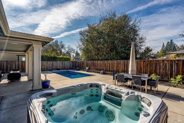 $1,525,000 | 1131 La Pintura Lane, Napa, CA 94558