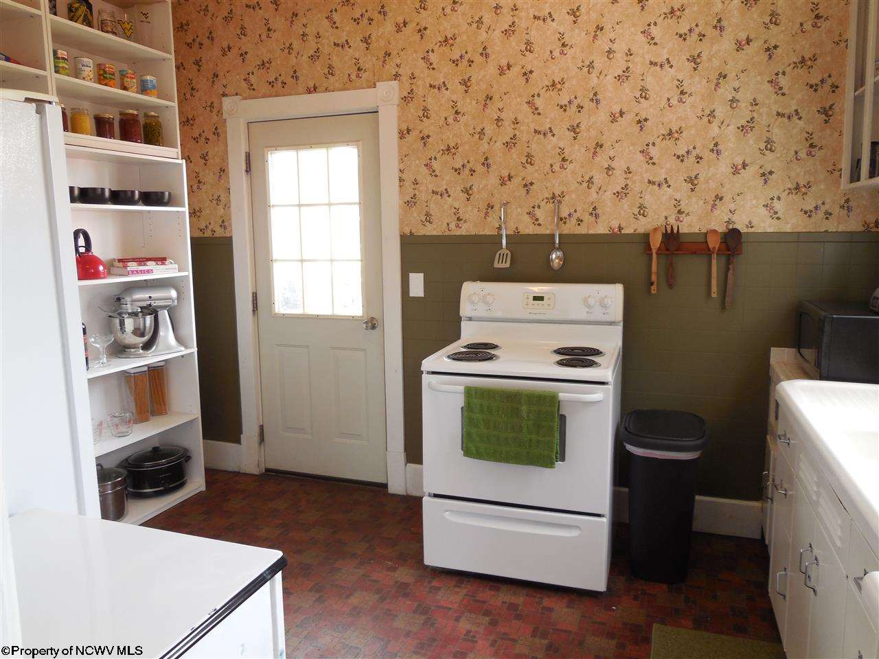 114 Reeves Avenue Fairmont, WV 26554 - Photo 6 of 17 Gallery Image 6