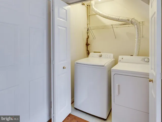 $3,300 | 4119 Fountainside Lane, Fairfax, VA 22030